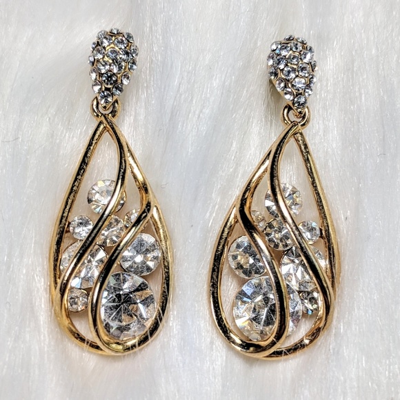 Vintage Jewelry - Pavé Sculpted Teardrop Earrings Vintage Jewelry - Pavé Sculpted Teardrop Earrings